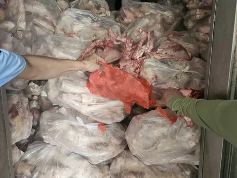 Hà Nội: Phát hiện 3,5 tấn xương bò không rõ nguồn gốc, xuất xứ