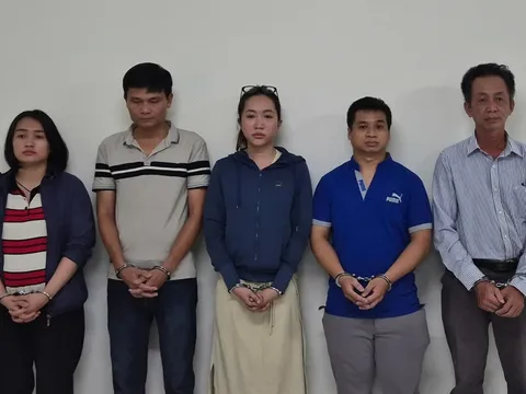 Khởi tố bác sĩ Bùi Đức Nhiên và điều dưỡng Phạm Thị Quyên