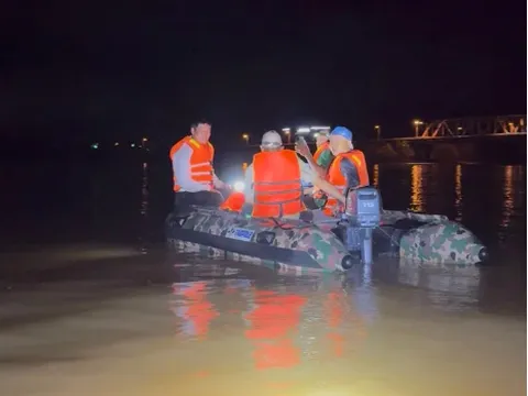 Danh tính người đàn ông ôm theo hai con nhỏ nghi nhảy sông tự tử