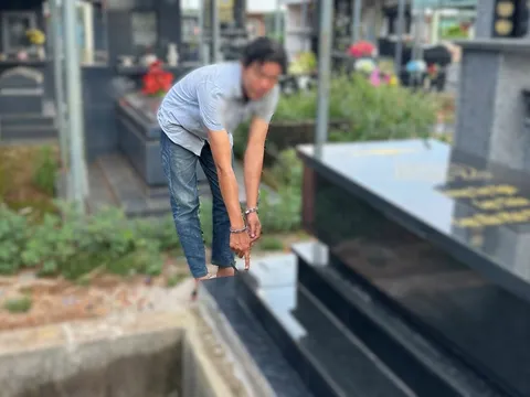 Khởi tố người đàn ông say rượu, đập phá mộ tại nghĩa trang Núi Đỏ