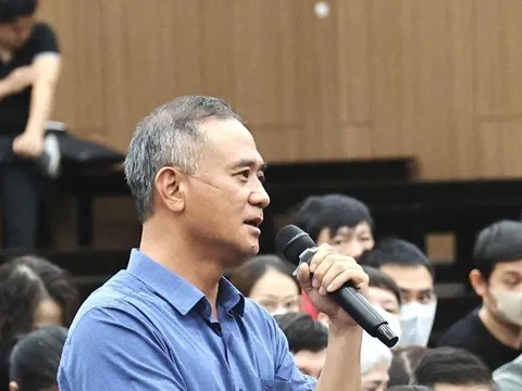 Cựu Bí thư TP Hòa Bình chơi bạc bằng... voucher khi hết tiền