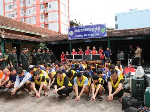 Hình ảnh đột kích “đại bản doanh” lừa đảo 300 tỉ đồng ở Campuchia: 59 đối tượng sa lưới