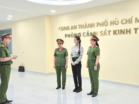 Khám xét biệt thự của Trương Ngọc Ánh ở Thảo Điền: Công an thu giữ nhiều tài liệu liên quan