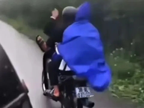 Triệu tập nhóm thiếu niên "diễn xiếc" trên xe máy ở Hà Tĩnh