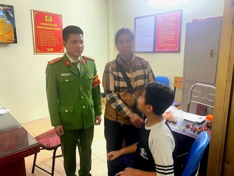 Công an phường Hà Đông kịp thời tìm gia đình cho cháu bé đi lạc