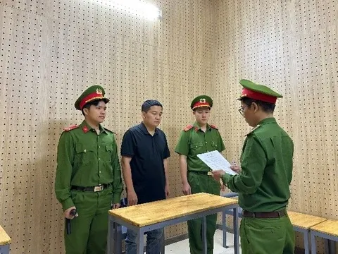 Bắt cựu nhân viên ngân hàng Phan Tấn Hoàng 30 tuổi chiếm đoạt 8 tỷ đồng