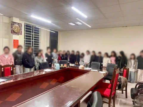 Phá đường dây mua bán người dưới 16 tuổi núp bóng karaoke, massage, giải cứu 21 thiếu nữ