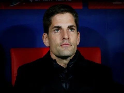 Cựu HLV tuyển Tây Ban Nha bắt cầu thủ thức trắng 28 tiếng liên tục vì nghe theo lời khuyên của... ChatGPT