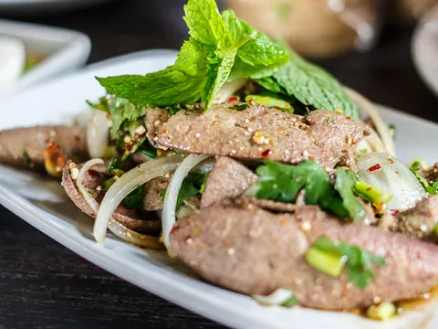 Bộ phận của lợn bị chê “độc”, nhiều nhà vứt thẳng tay: Sự thật khiến không ít người tiếc đứt ruột