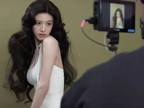 Mỹ nhân đẹp siêu thực được xem là "hình mẫu thẩm mỹ" của mọi phụ nữ, tất cả nhờ 4 bí quyết dưỡng nhan dễ học