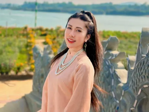 MC Hồng Nhung VOV Giao thông: "Độc thân không phải thiếu, mà là đang chờ"