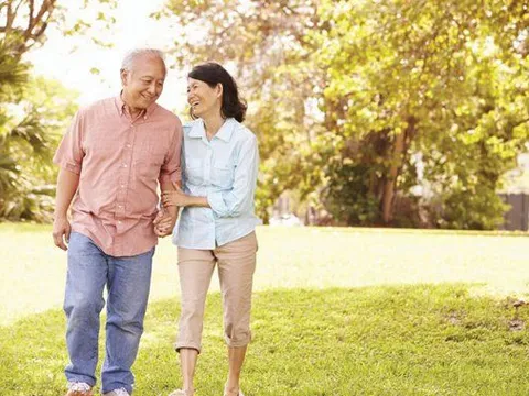 Không cần ăn kiêng khắt khe, bác sĩ chỉ 6 cách ăn giúp sống lâu hơn tới 13 năm