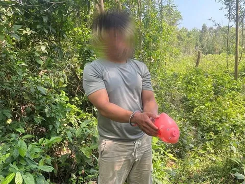 “Chiêu lạ” của nghi phạm gây 7 vụ trộm trong 3 tuần: Trời nắng vẫn mặc áo mưa, cắt camera rồi đột nhập