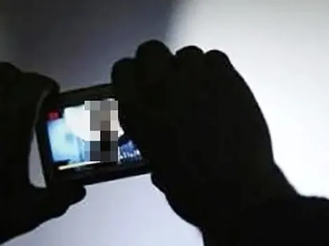 Từ vài tin nhắn làm quen đến bẫy “chat sex”: Cảnh báo mới từ Công an Hà Nội