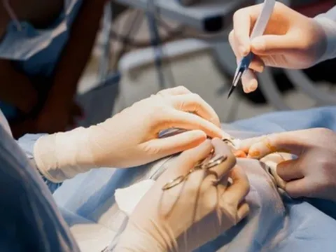 "Phanh phui" vụ Viện Thẩm mỹ Quốc tế Vera: Nhân viên giả danh bác sĩ, tiêm tăng kích thước “cậu nhỏ” không phép