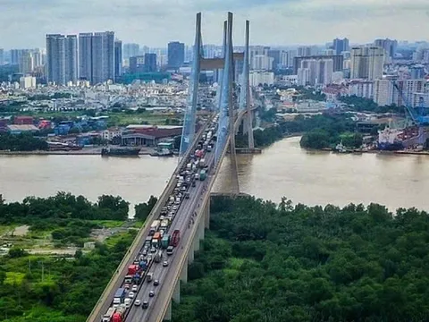 Phát hiện thi thể bé trai sơ sinh ven sông Sài Gòn: Hiện trường đầy bí ẩn và manh mối quan  trọng