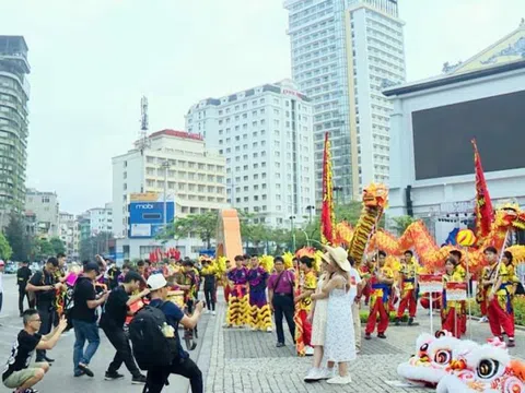 Gần 50.000 du khách đến Hạ Long trong ngày đầu nghỉ lễ 30/4 - 1/5