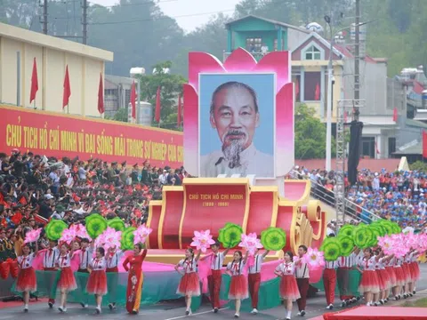 Lễ diễu binh hào hùng kỷ niệm 70 năm Chiến thắng Điện Biên Phủ