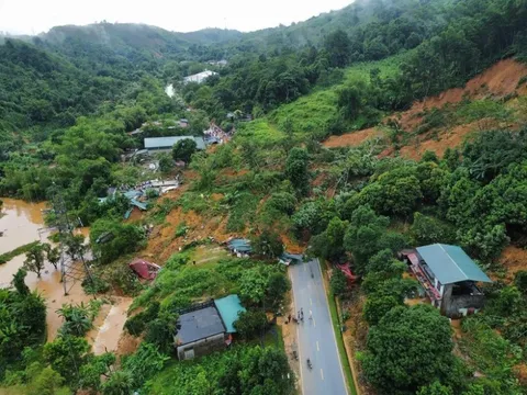 Vụ sạt lở nghiêm trọng tại Hà Giang: Thông báo phân luồng trên quốc lộ 2