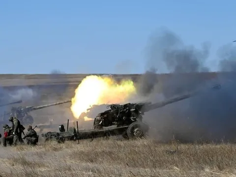 Nga không ngừng dội "bão lửa" xuống Kursk, thần tốc đẩy Ukraine ra khỏi lãnh thổ