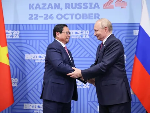 Thủ tướng hội đàm với Tổng thống Putin - hoạt động đối ngoại cuối cùng tại Kazan