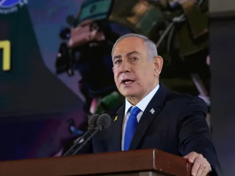 Ông Netanyahu tuyên bố Israel đã tấn công Iran gây thiệt hại lớn, lãnh tụ Khamenei nhận định "không nên thổi phồng thiệt hại"