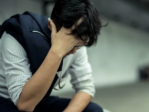 Đi xuất khẩu lao động 3 năm mới về nghe con gái kể thường xuyên nhận được quà của bố mà sốc vì tôi chưa một lần gửi