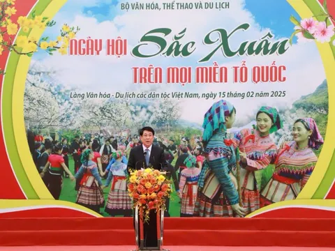 Chủ tịch nước dự Ngày hội 'Sắc xuân trên mọi miền Tổ quốc' năm 2025