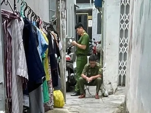 Phát hiện người đàn ông chết trong tư thế ngồi treo cổ, hiện trường có gì "lạ"