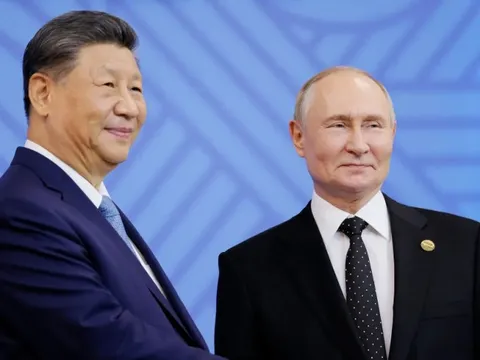 Trung Quốc lo ngại điều gì khi TT Trump xoay trục sang Nga?