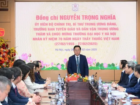 Trưởng Ban Tuyên giáo và Dân vận Trung ương thăm, chúc mừng Trường Đại học Y Hà Nội