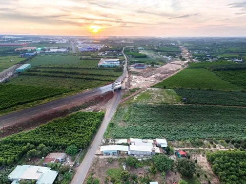 Đẩy nhanh tiến độ triển khai đường cao tốc phía Nam