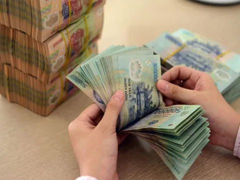 Sau cảnh báo của Thủ tướng, Ngân hàng đồng loạt giảm lãi suất tiết kiệm