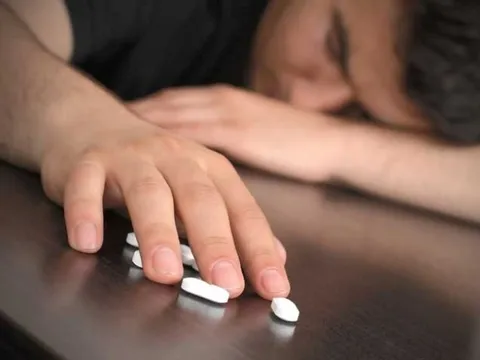 Bị người tình của vợ đe dọa, người đàn ông chọn ngay giải pháp này, ai cũng xót xa