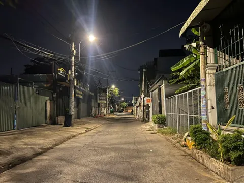 Sau tiếng la hét thất thanh, bàng hoàng phát hiện người đàn ông nguy kịch trước cửa nhà