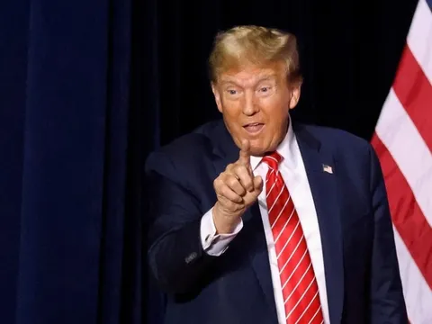Ông Trump lại "khó đoán" khi quyết định "quay xe" với Nga