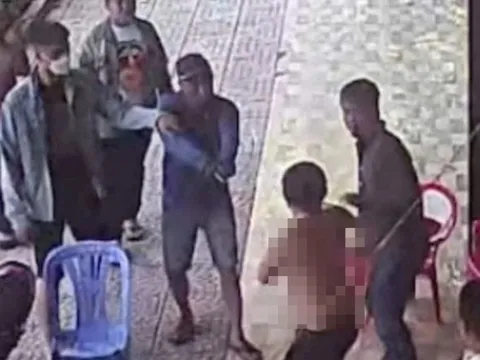 Diễn biến mới nhất vụ "mâu thuẫn chơi xóc đĩa, mang súng nhựa xông vào nhà dân"