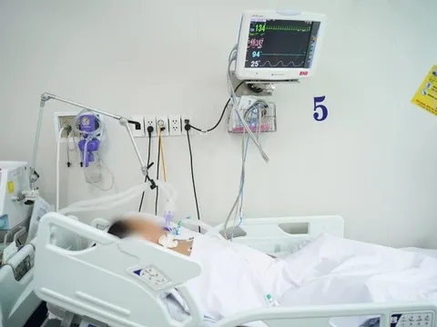 Đang khỏe mạnh, cô gái 23 tuổi bỗng nhiên co giật, rơi vào hôn mê, đến bệnh viện mới phát hiện căn bệnh hiếm