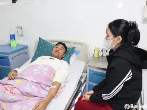 Lời kể  về 30 giờ sinh tử của ngư dân may mắn sống sót trong vụ chìm tàu cá ở Nghệ An