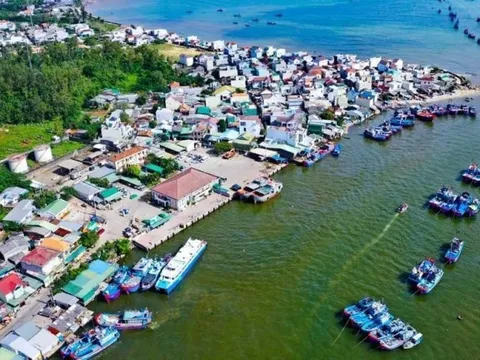 Đầu tư gần 11.000 tỷ đồng phát triển cảng biển Quảng Ngãi