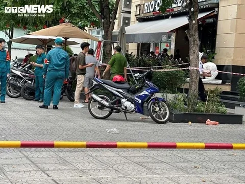 Bé trai nghi rơi từ tầng 19 chung cư, tử vong: Nhân chứng kể lại khoảnh khắc đau lòng khi thấy con chới với trên cao