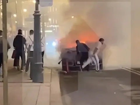 Limousine của Tổng thống Putin bốc cháy tại thủ đô Moscow: Người trong xe có bị thương?