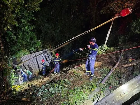 Tài xế tiết lộ nguyên nhân xe khách lao xuống vực sâu ở Lâm Đồng