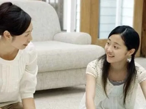 Dạo gần đây phát hiện con gái dậy thì thân thiết với giúp việc, tôi ngã quỵ khi nghe con gọi cô ta là mẹ