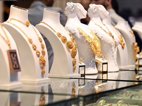Giá vàng vượt ngưỡng 3.100 USD/ounce