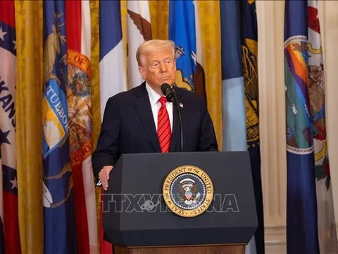 Tổng thống Trump cảnh báo Ukraine về hậu quả nếu bác bỏ thỏa thuận khoáng sản