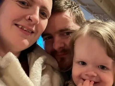 Bé gái 2 tuổi khỏe mạnh bỗng qua đời khi đang ngủ, bác sĩ cảnh báo căn bệnh khám không ra