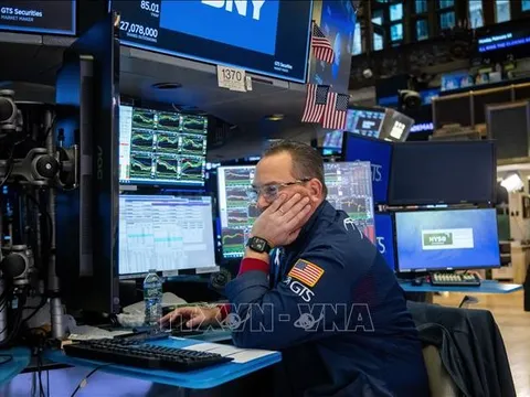 Phố Wall rơi vào cuộc khủng hoảng trầm trọng nhất kể từ sau dịch COVID-19