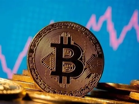 Bitcoin bán tháo mạnh khi mối nguy chiến tranh thương mại toàn cầu cận kề