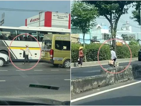 Nhiều người đang thảnh thơi đi bộ qua đường, ngỡ ngàng bị cảnh sát giao thông xử phạt